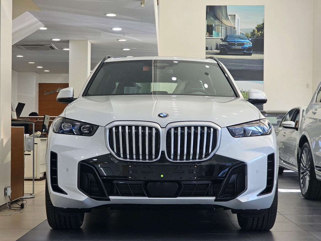 BMW X5: 2024 г